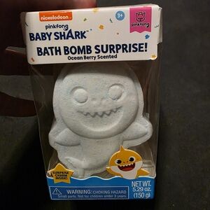 Pinkfong Baby Shark Bath Bomb Surprise